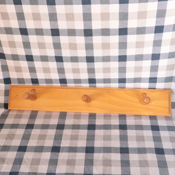 Solid Wood 3 peg coat hanger